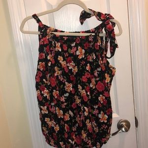 Floral woman’s bubble shirt